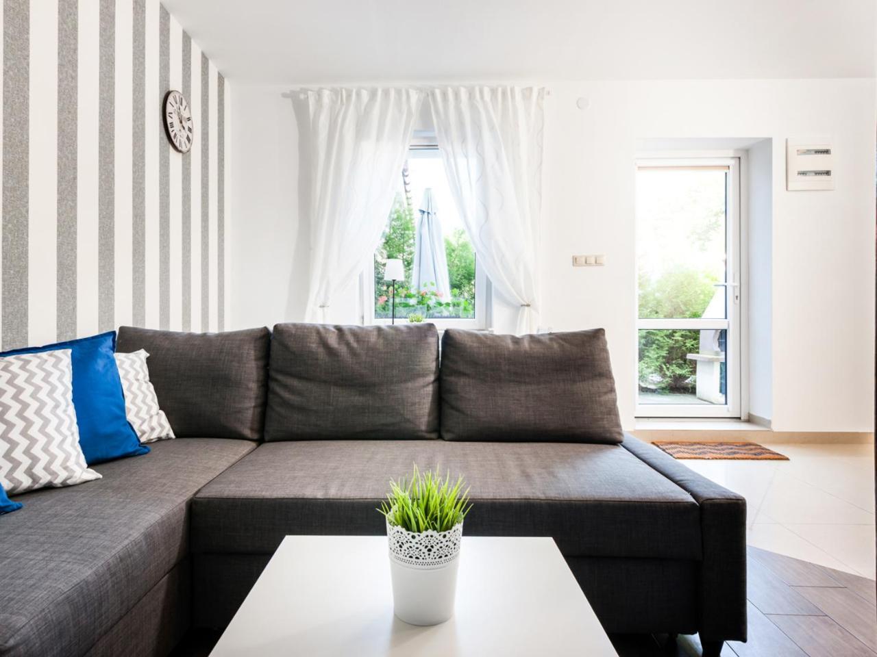 Kompleks Wypoczynkowy Pomerania Z Podgrzewanym Basenem 30 Metrow Do Morza Rewal Room photo